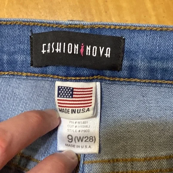 Fashion Nova Jeans - Distressed High Waisted Skinny Women’s 9/W28 - Picture 9 of 15